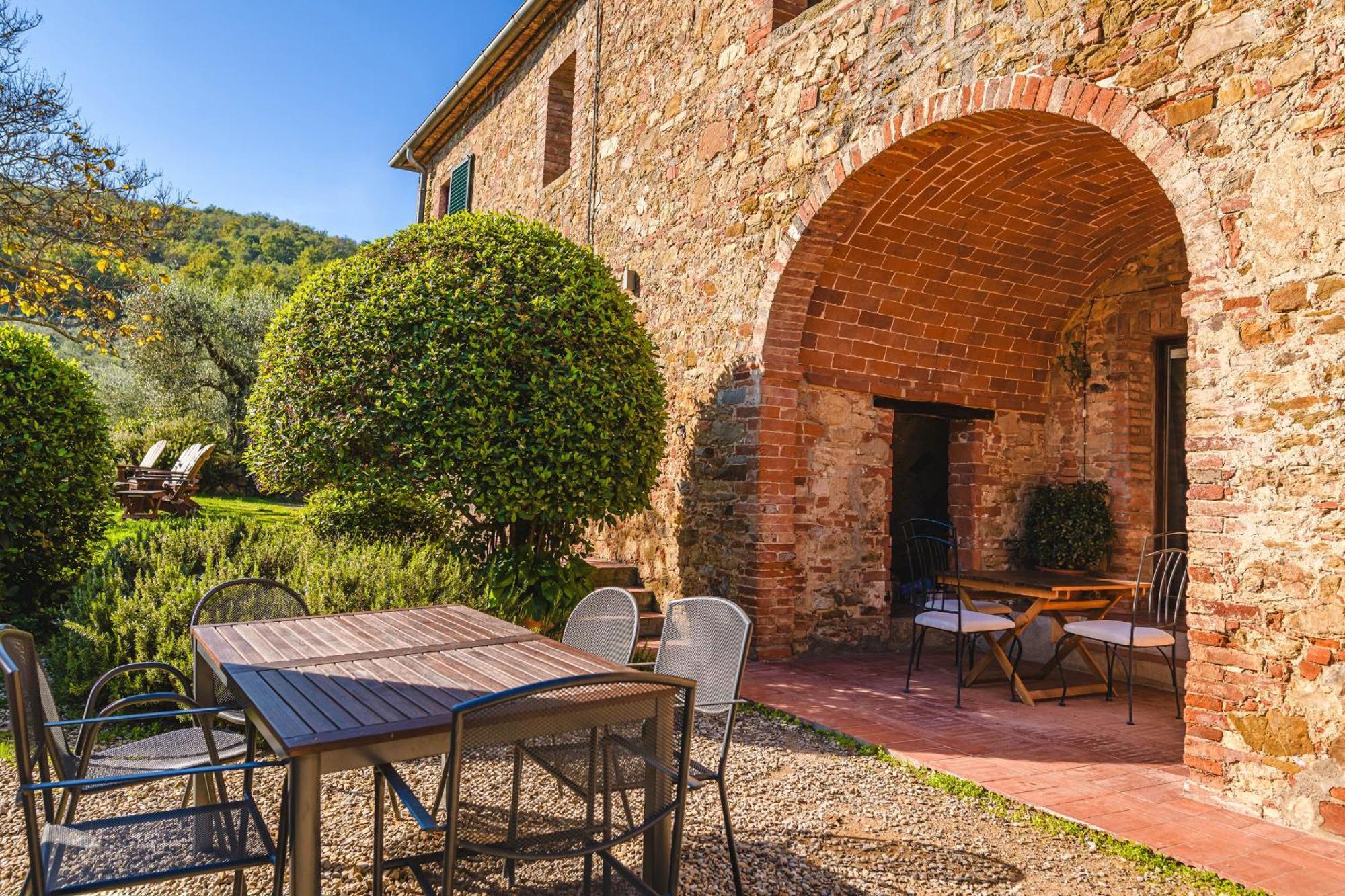 Villa Podere Mencoini, Stylish With Private Pool And Olive Garden Scrofiano
